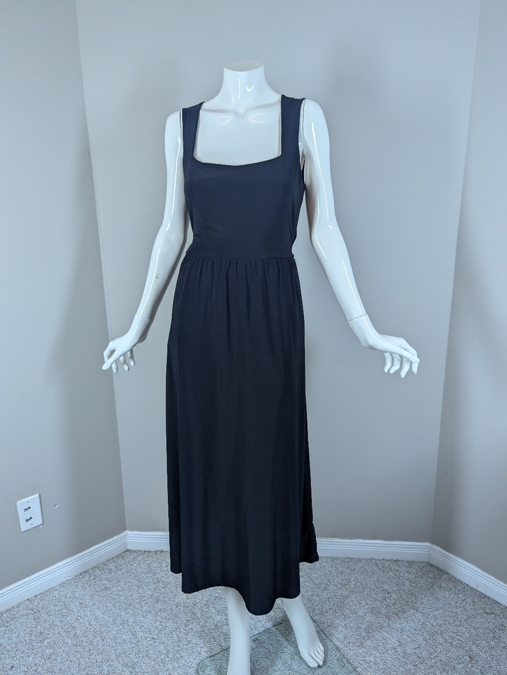 Black Midi Dress Minimalist Square Neck Sleeveless Stretch Dress Medium Classic